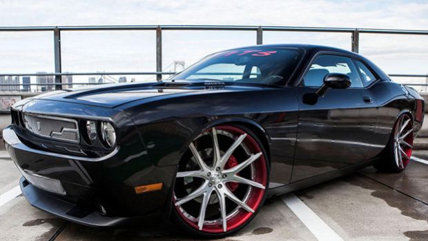 Dodge Challenger SRT8: in video con cerchi da 24 - Autoblog