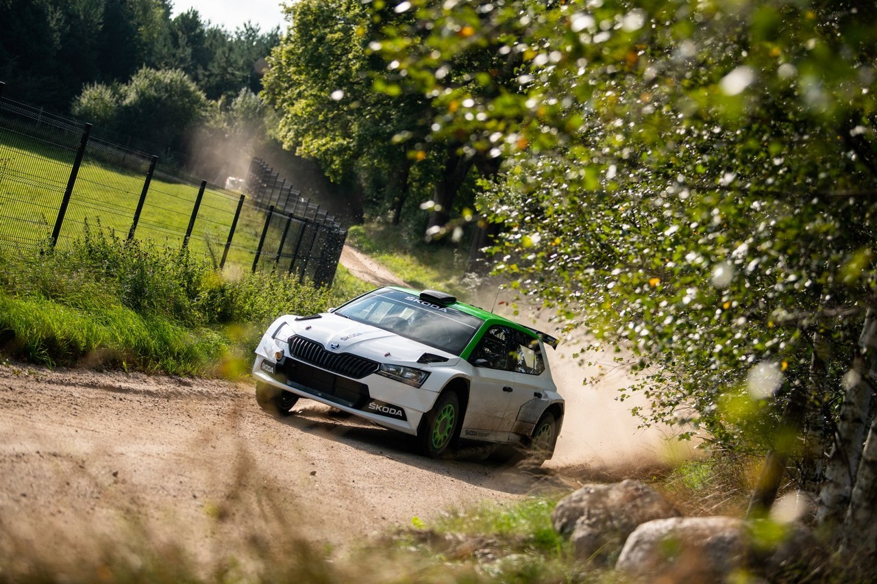 Skoda Fabia Rally2 Evo 2021: immagini ufficiali