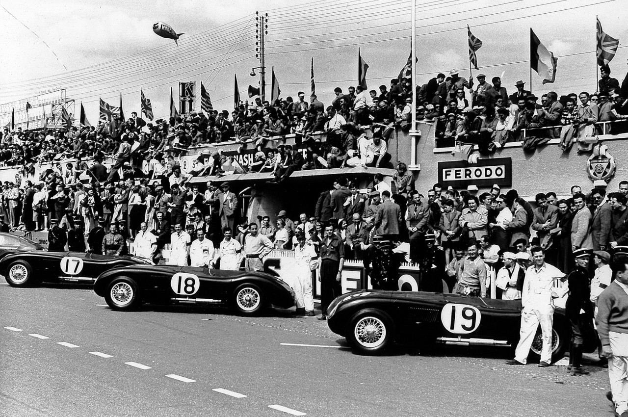 Jaguar C-Type Continuation by Jaguar Classic: immagini ufficiali