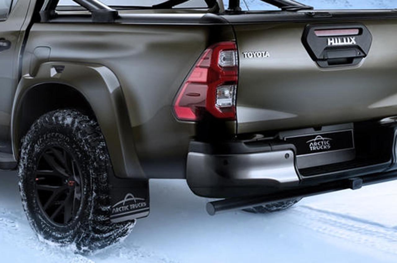 Toyota Hilux Arctic Trucks AT35: le immagini ufficiali
