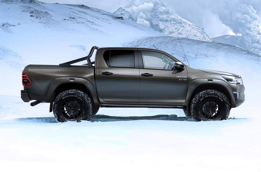Toyota Hilux Arctic Trucks AT35: le immagini ufficiali