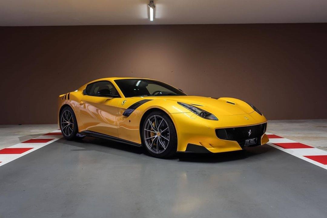 La collezione di auto di Sebastian Vettel in vendita