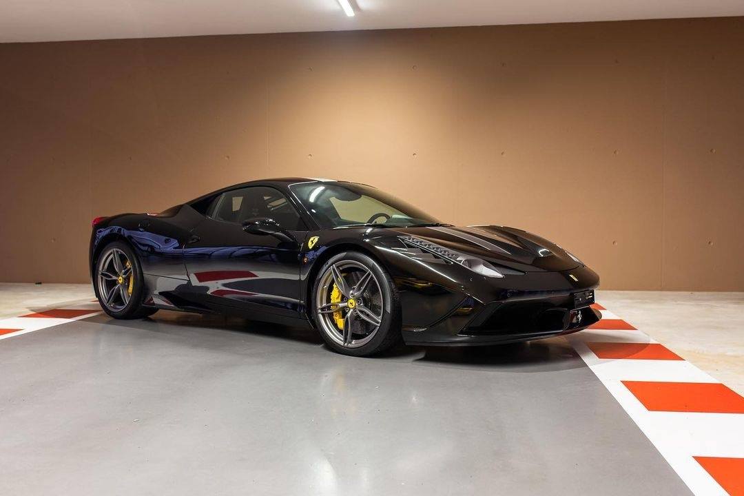 La collezione di auto di Sebastian Vettel in vendita