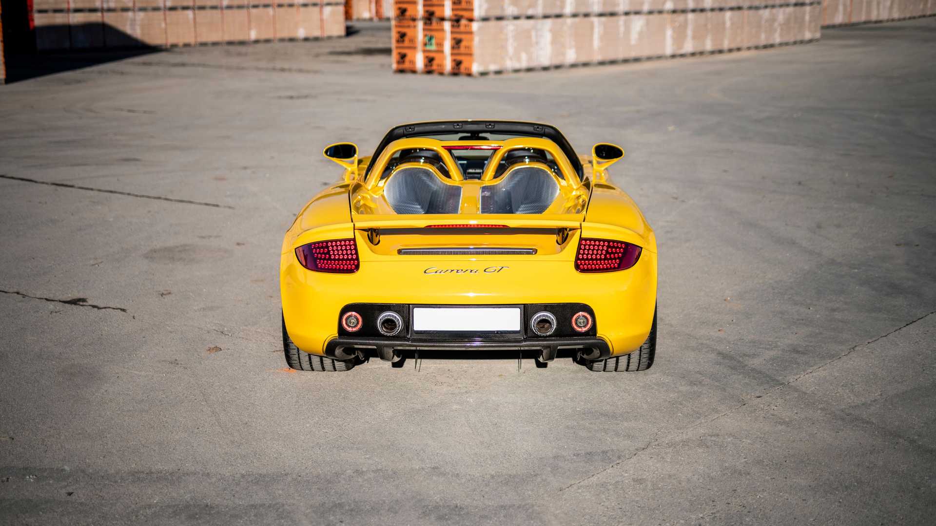 Porsche Carrera GT, un esempalre all'asta: le immagini ufficiali