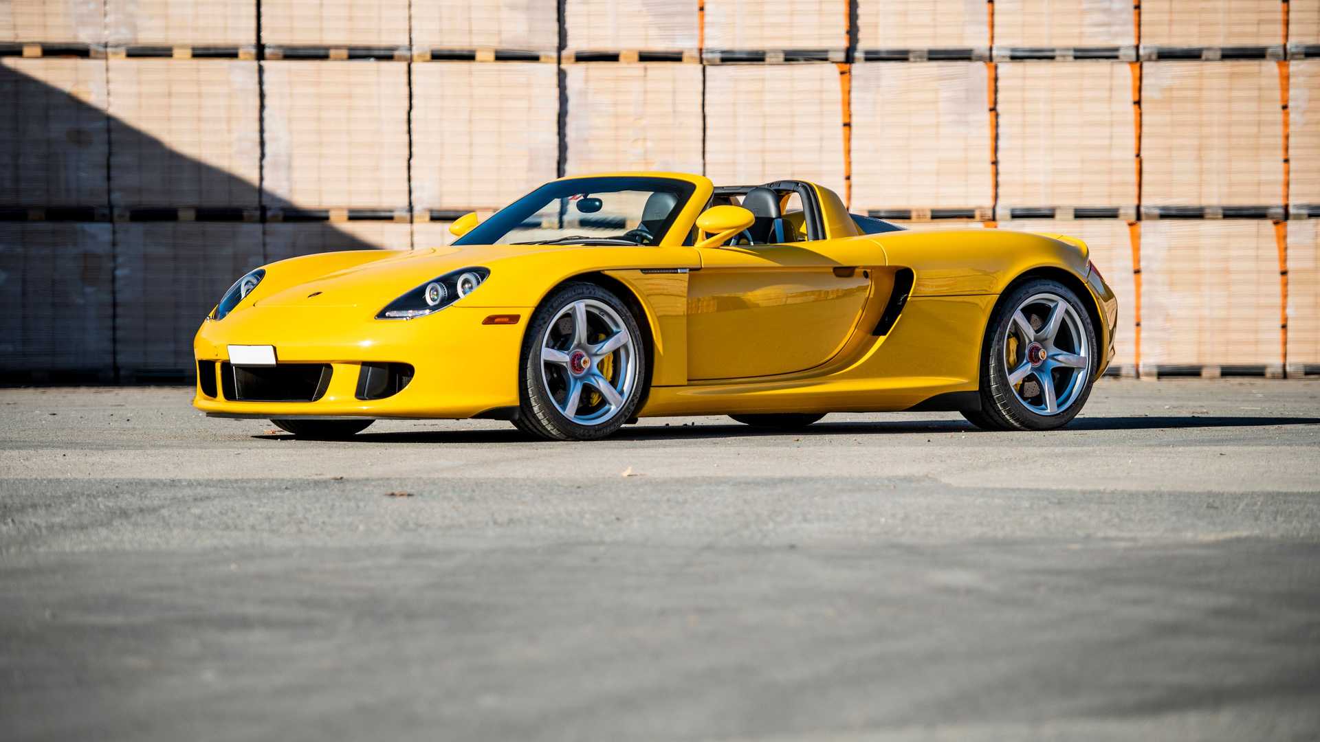 Porsche Carrera GT, un esempalre all'asta: le immagini ufficiali