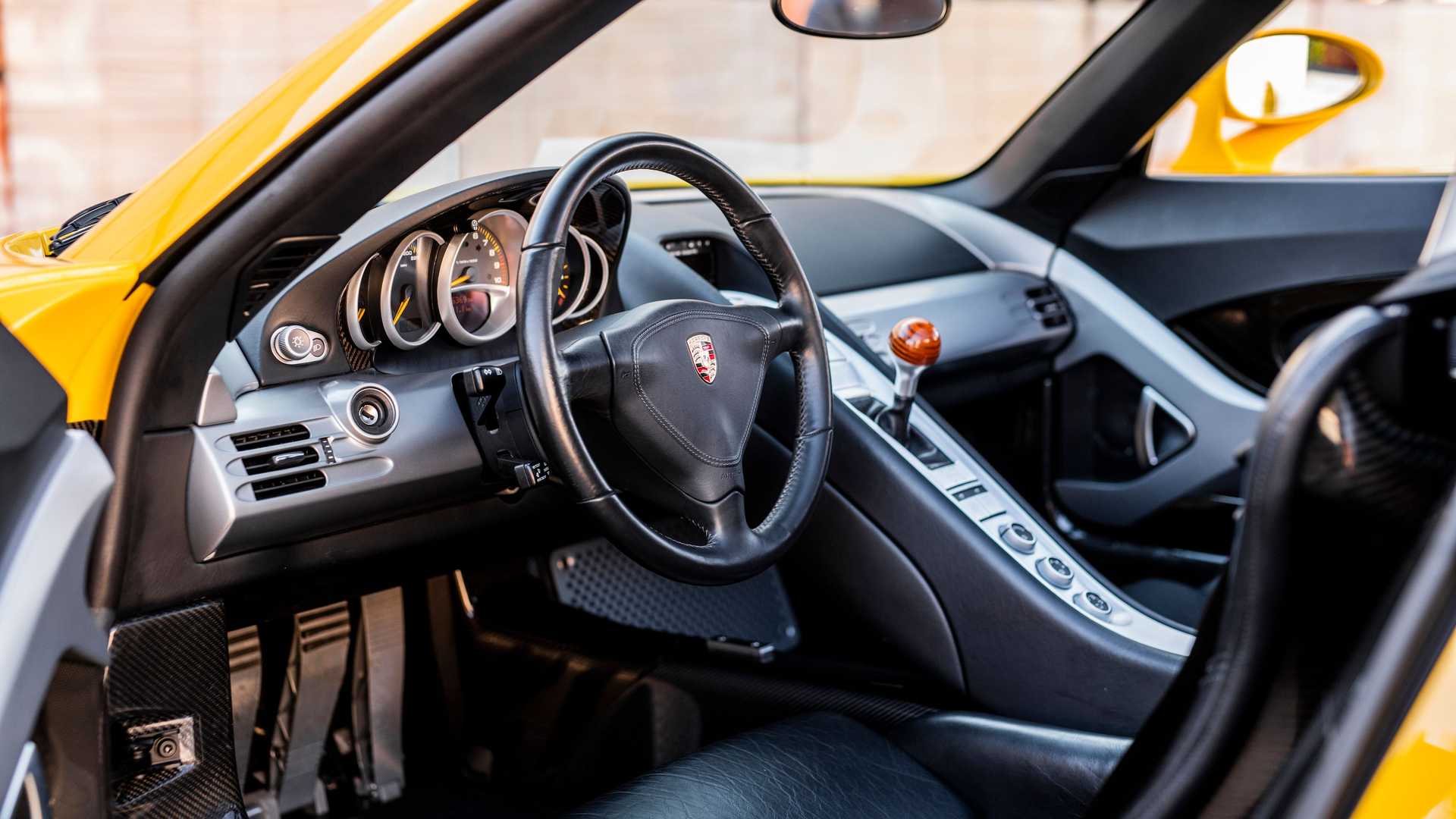Porsche Carrera GT, un esempalre all'asta: le immagini ufficiali