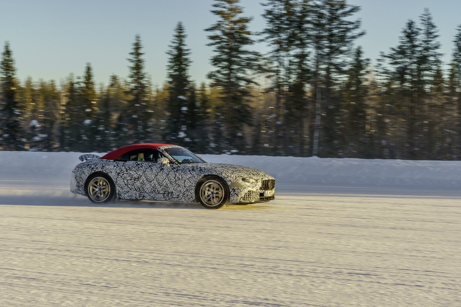 Nuova Mercedes-AMG SL R232: le foto spia ufficiali