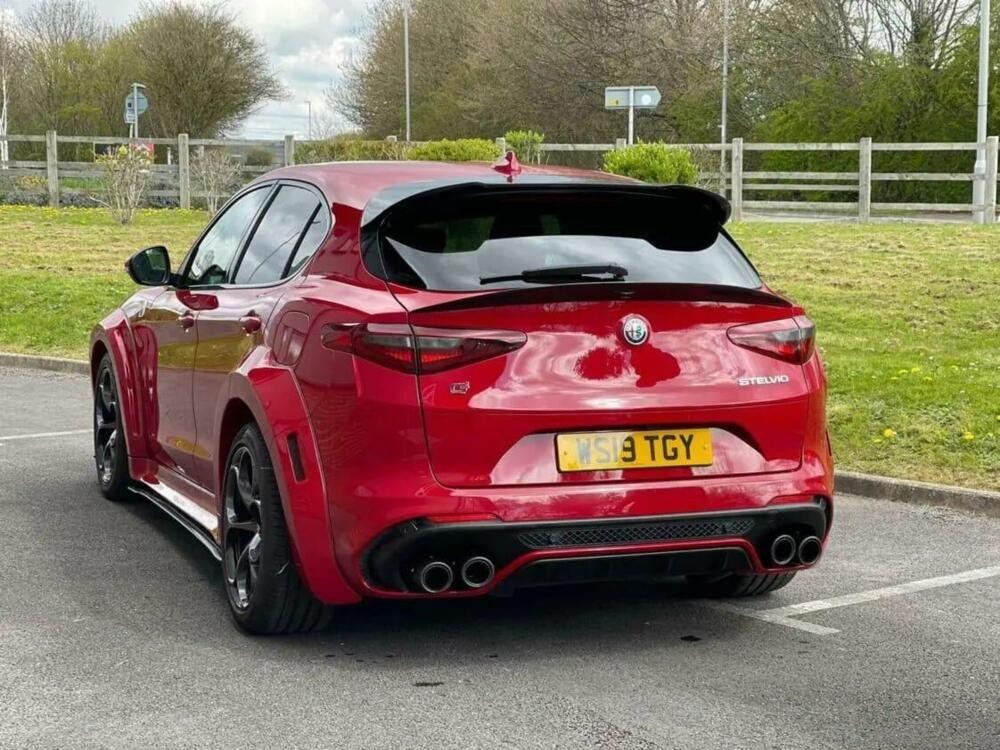 Alfa Romeo Stelvio Quadrifoglio con kit widebody