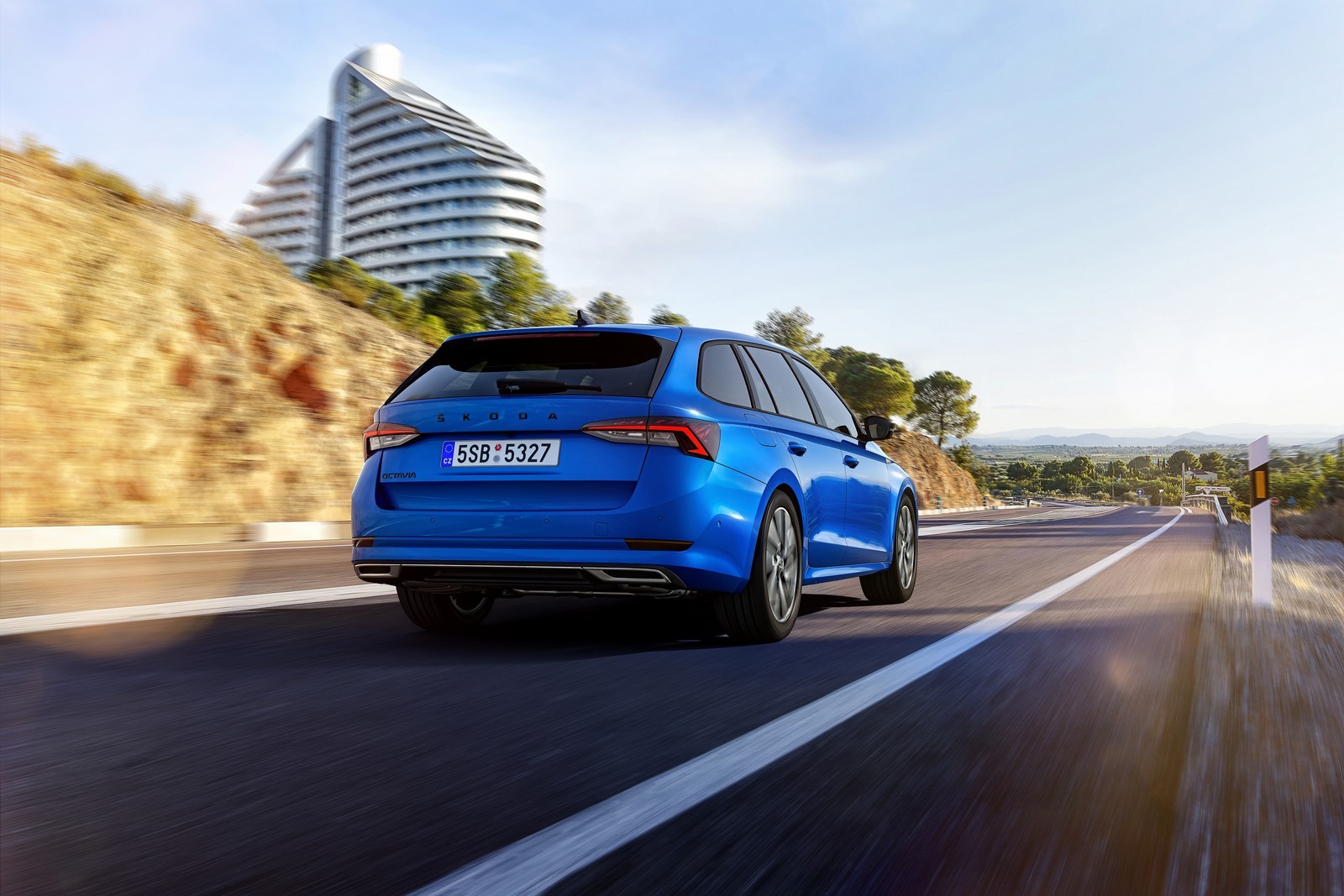 Nuova Skoda Octavia Sportline: immagini ufficiali