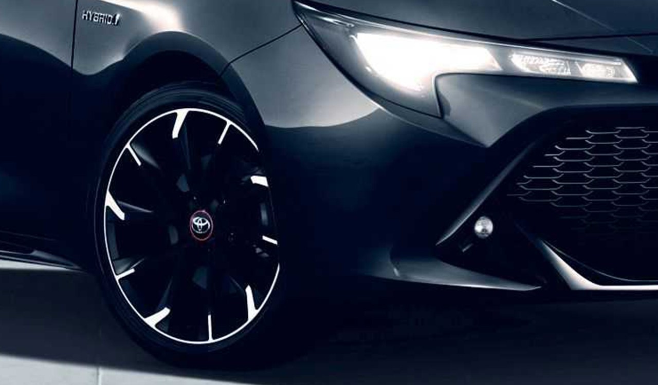 Toyota Corolla e C-HR Black Edition: le immagini ufficiali