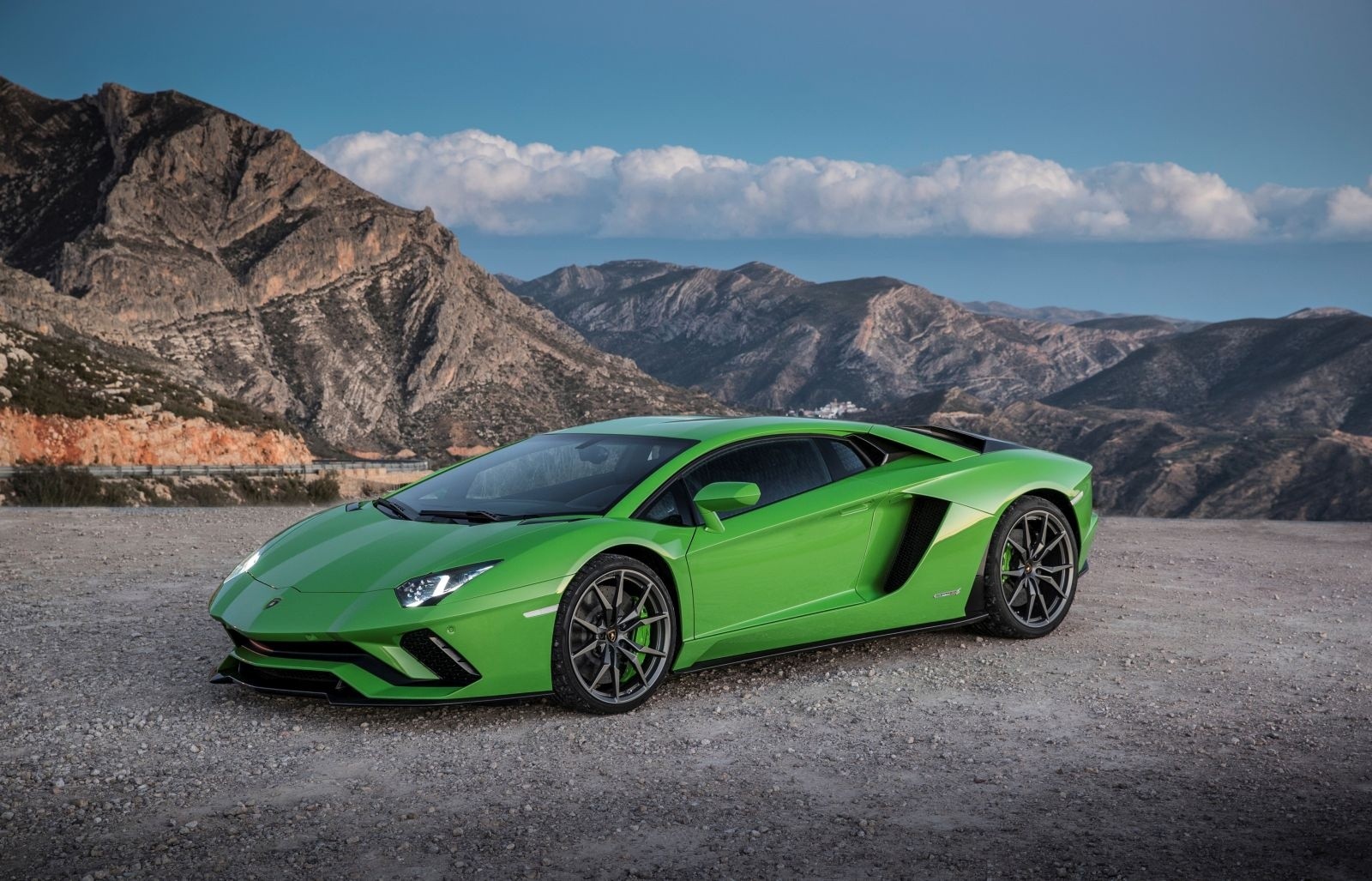Aventador allo studio due versioni speciali Autoblog Aventador allo studio due versioni speciali Autoblog
