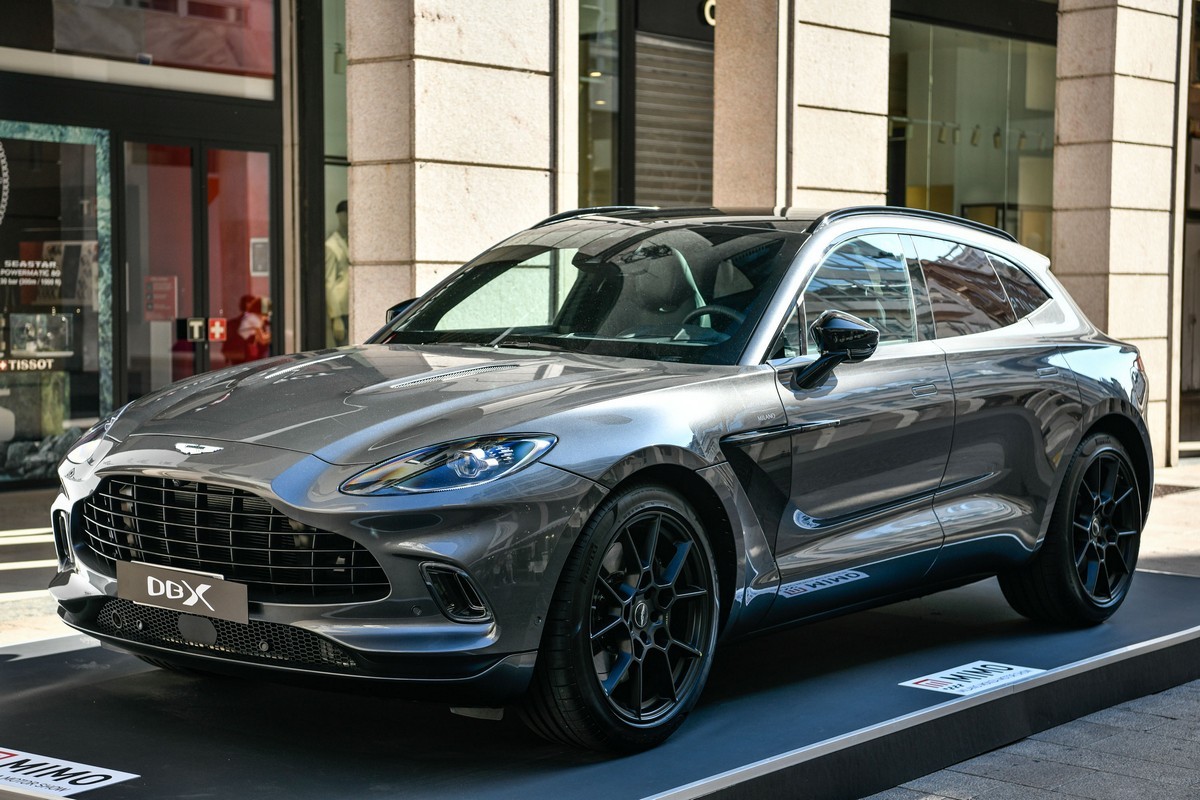 Aston Martin DBX al MIMO 2021
