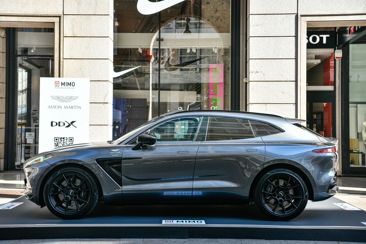 Aston Martin DBX al MIMO 2021