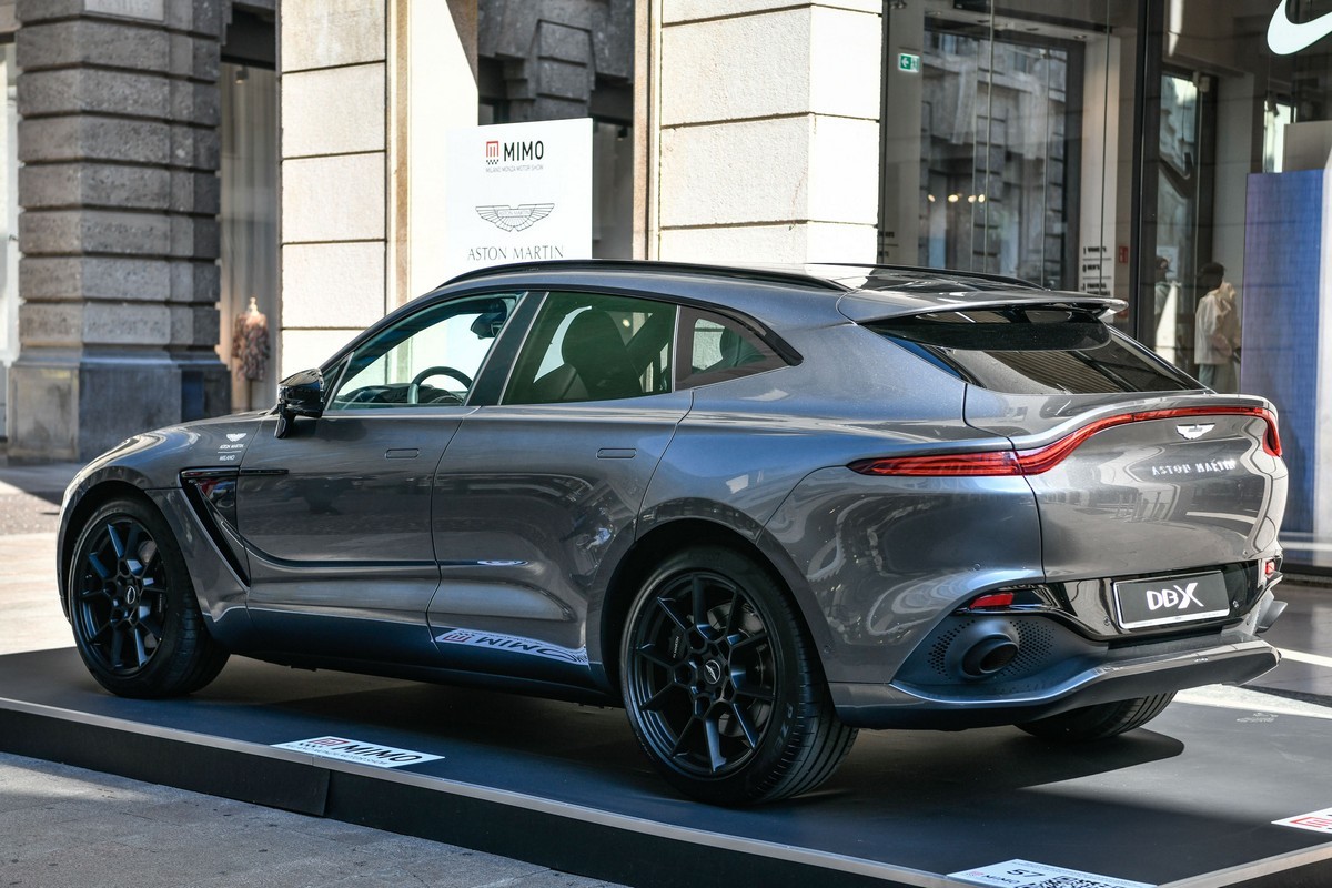 Aston Martin DBX al MIMO 2021