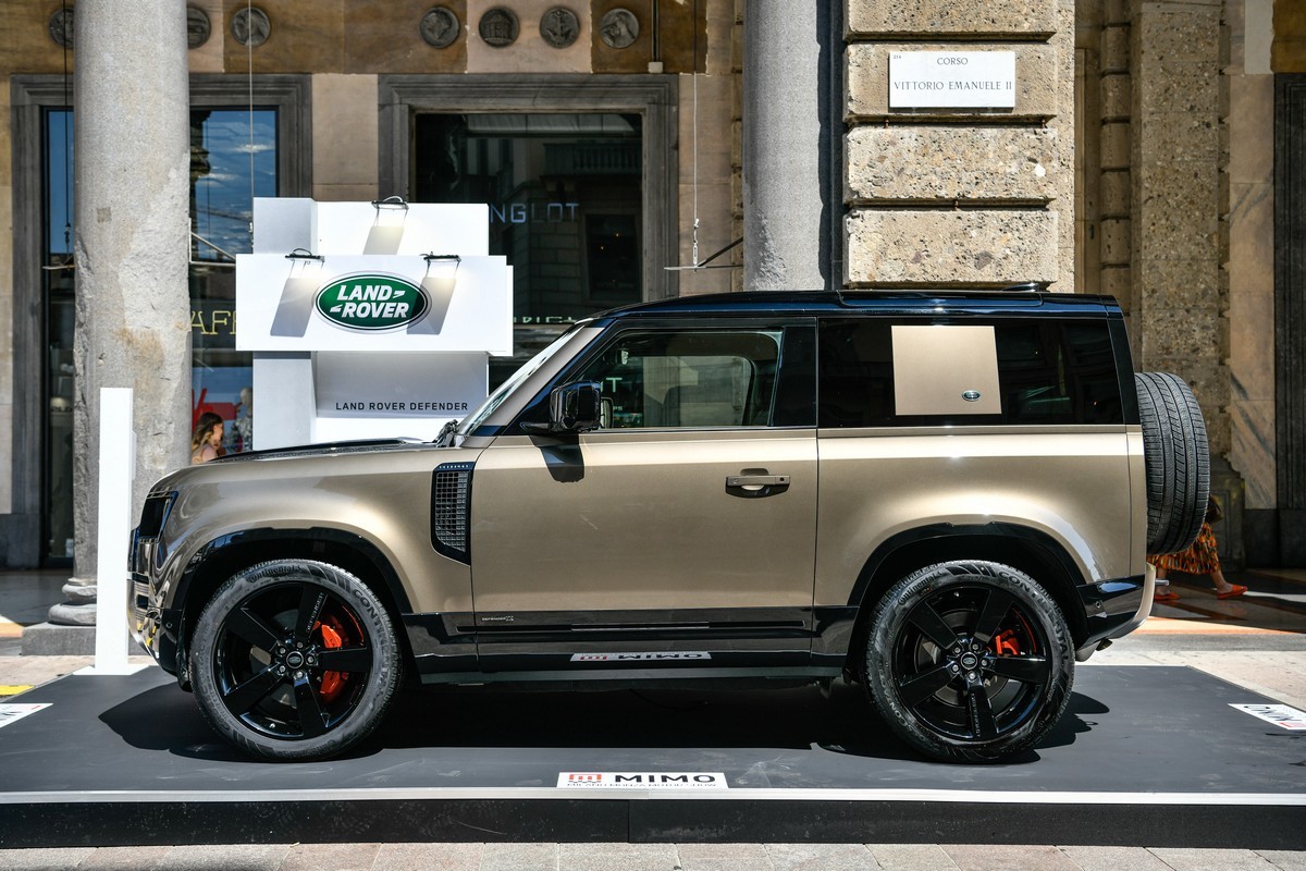 Land Rover Defender 90 al MIMO 2021