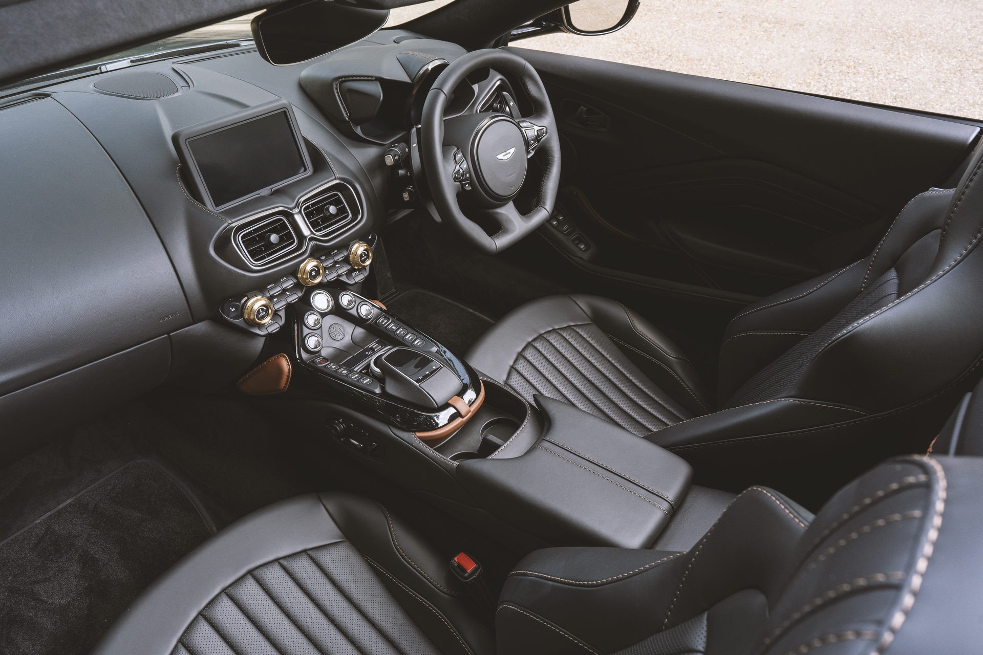 Aston Martin A3 Vantage Roadster: le immagini
