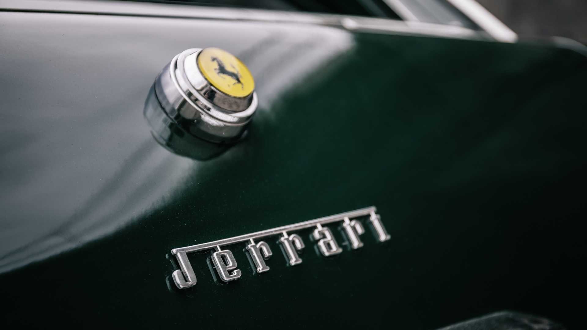 Jerrari, il SUV metà Jeep, metà Ferrari: le immagini