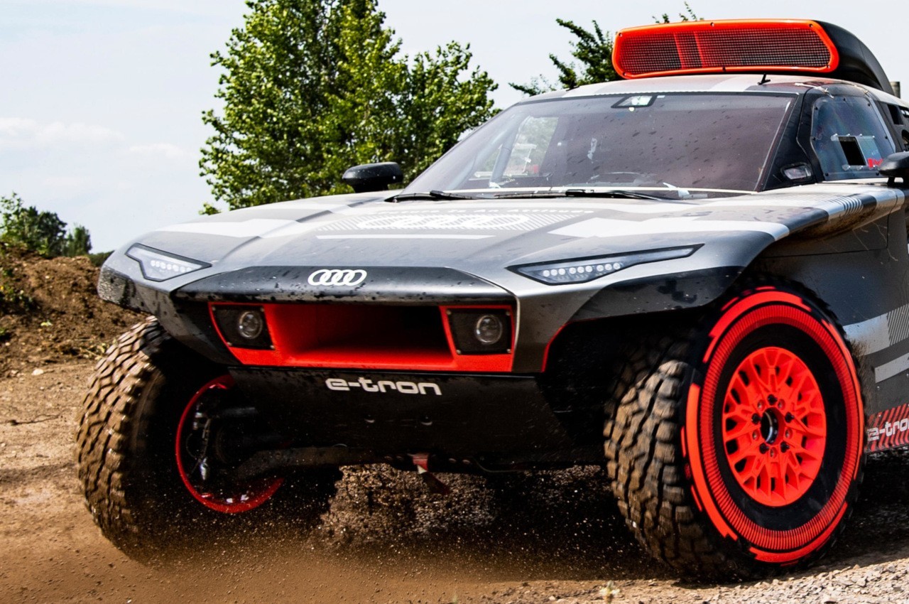 Audi RS Q e-tron 2022: prime immagini ufficiali