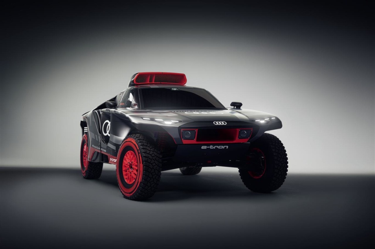 Audi RS Q e-tron 2022: prime immagini ufficiali