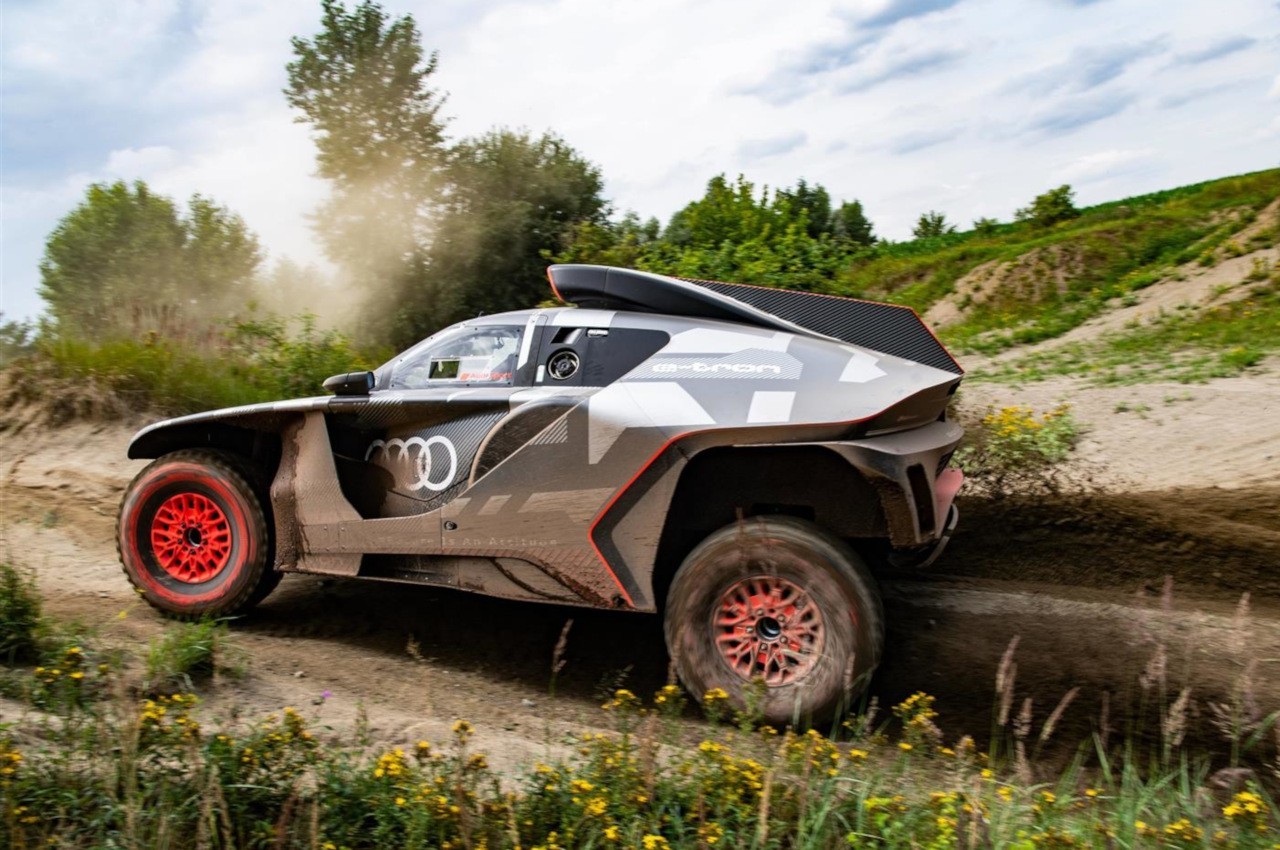 Audi RS Q e-tron 2022: prime immagini ufficiali