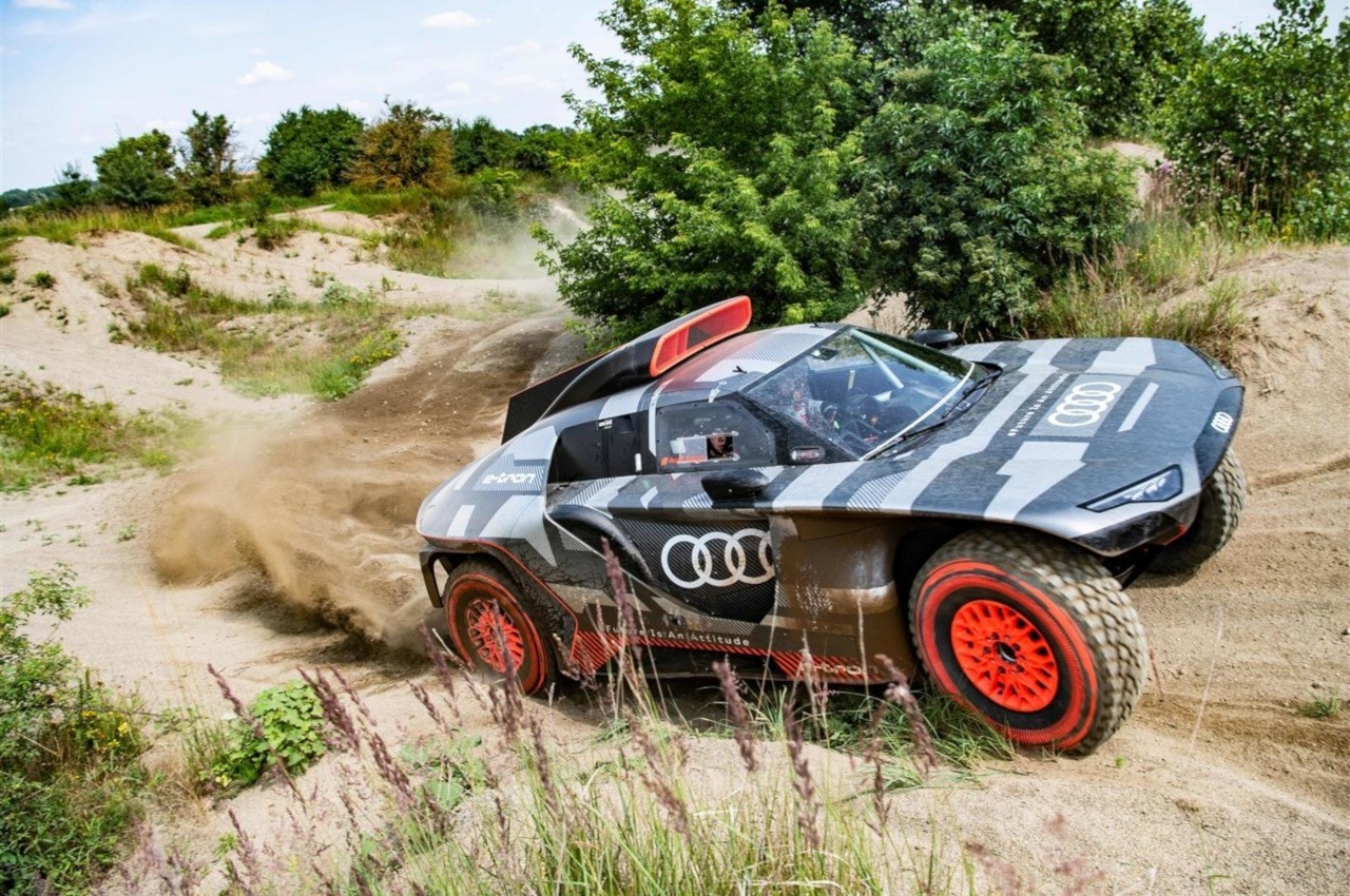 Audi RS Q e-tron 2022: prime immagini ufficiali