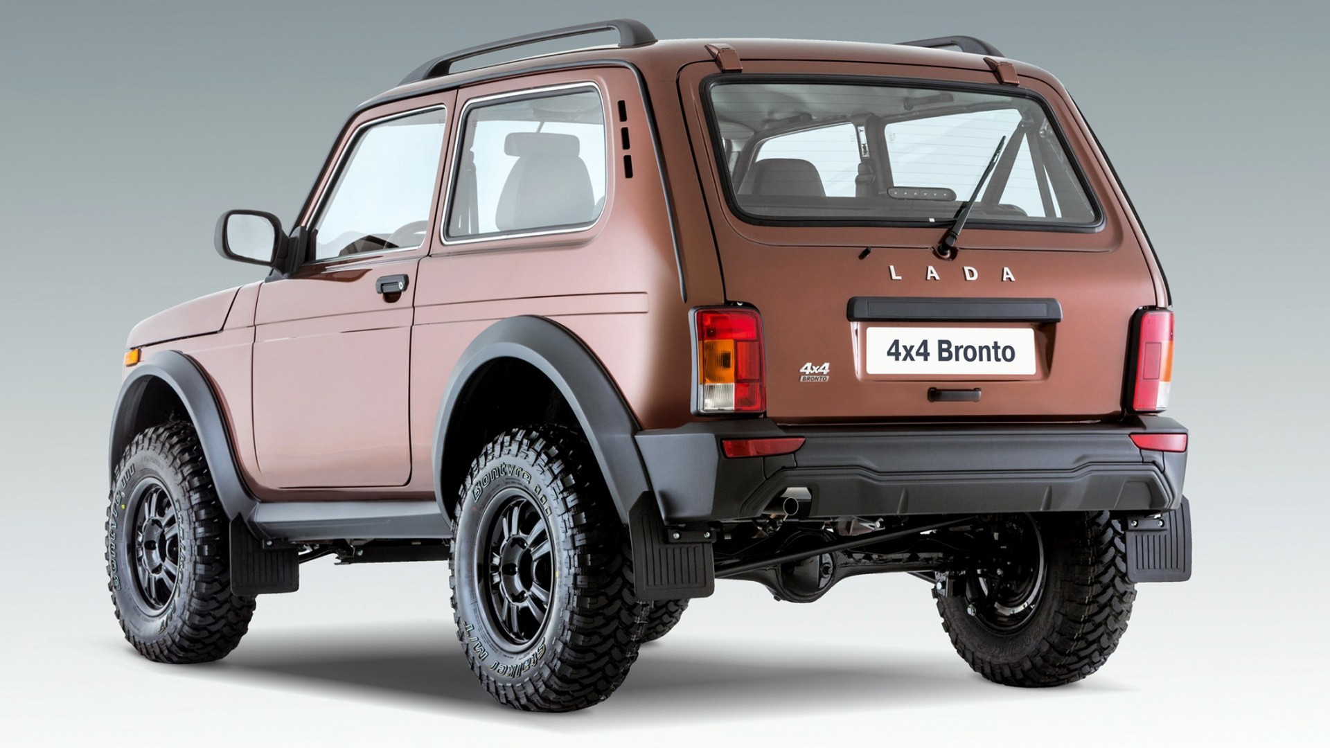 Lada Niva Bronto: le immagini