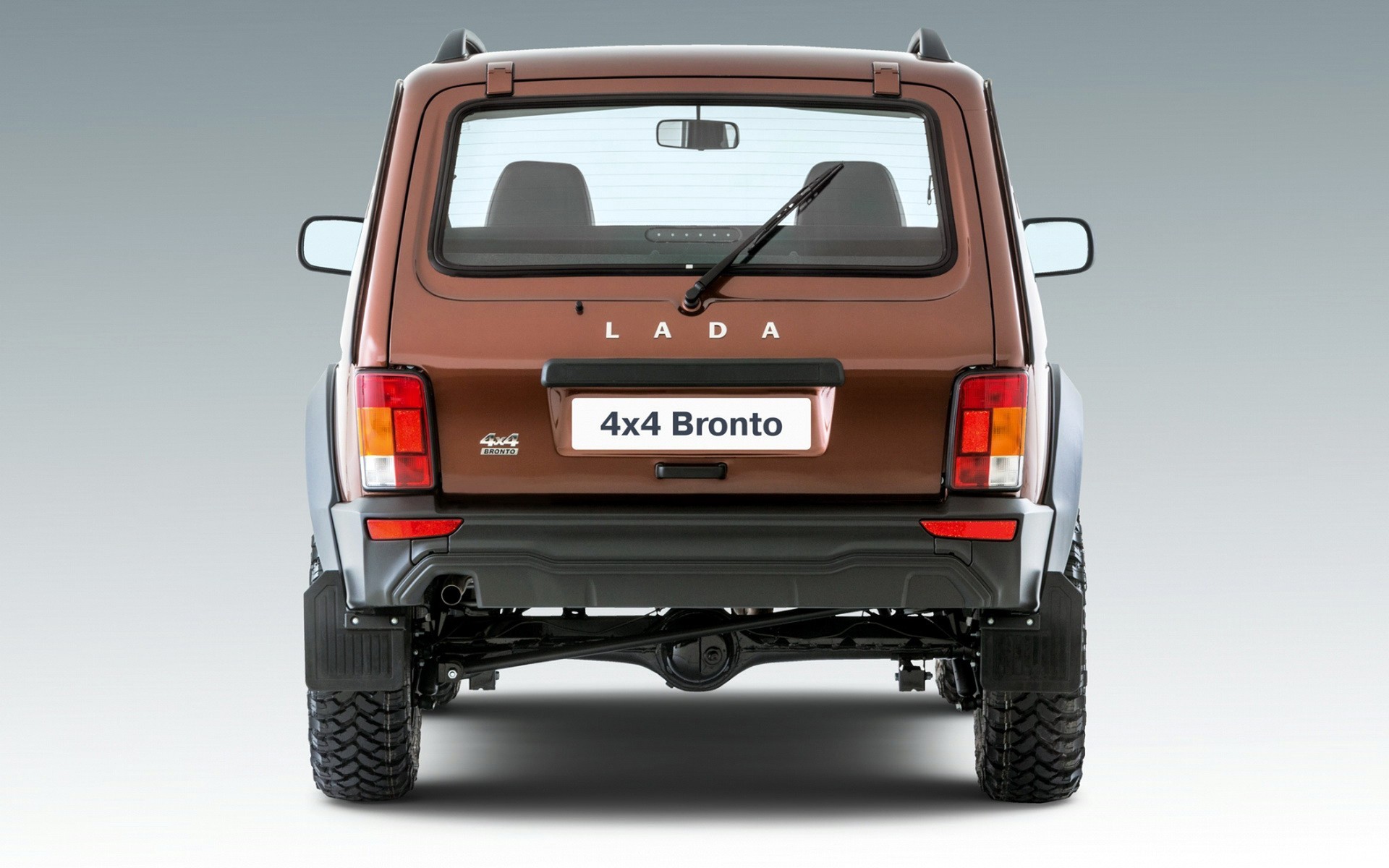 Lada Niva Bronto: le immagini
