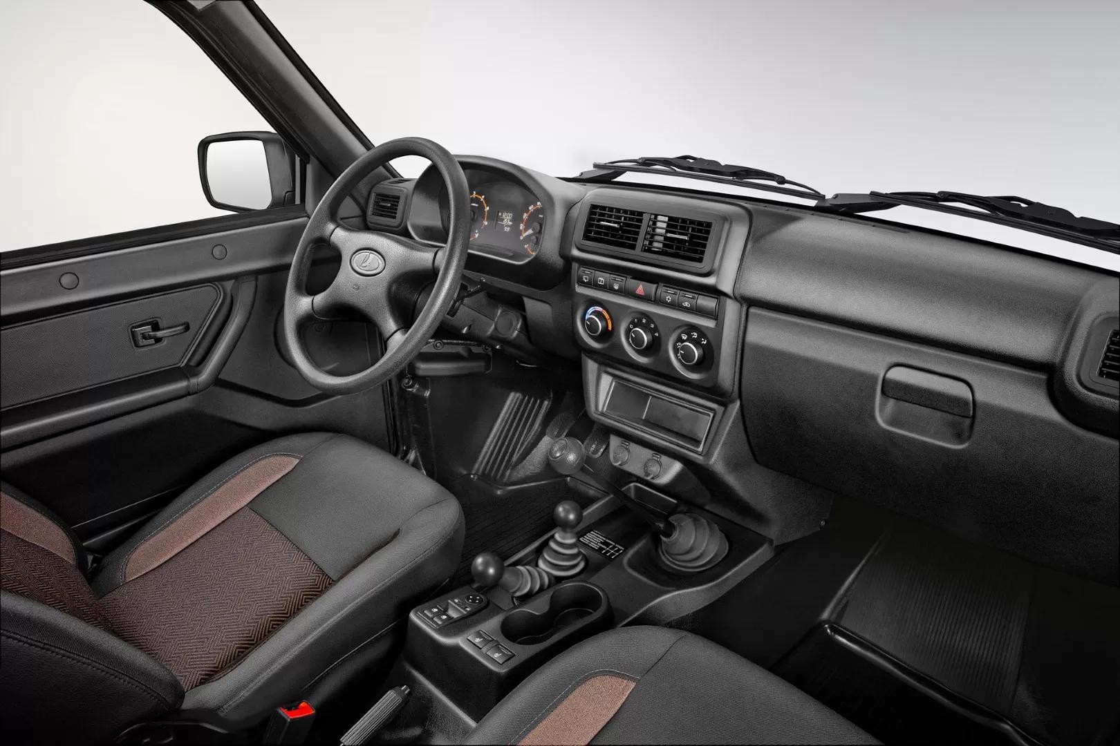 Lada Niva Bronto: le immagini