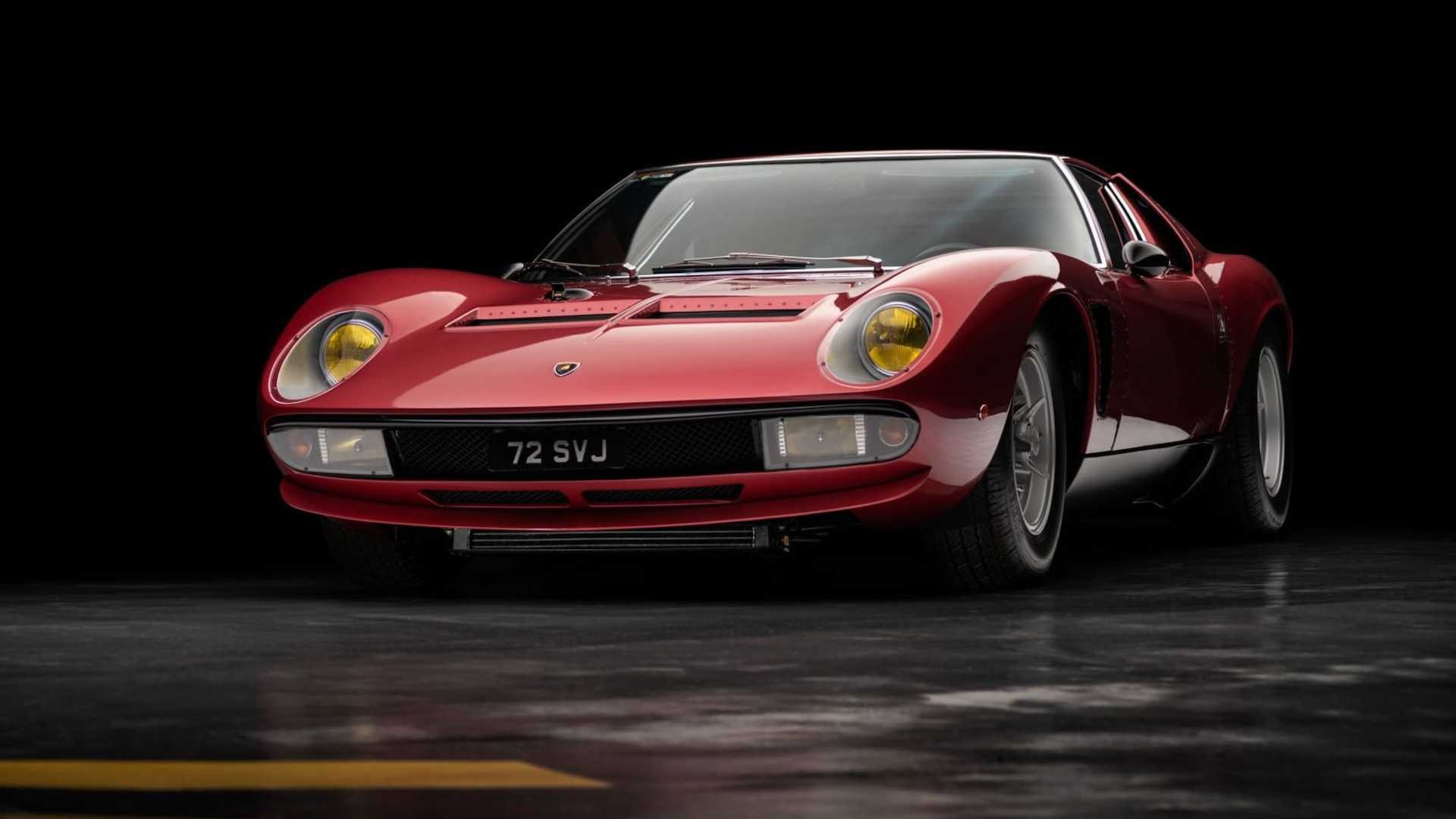 Lamborghini Miura SVJ: le immagini