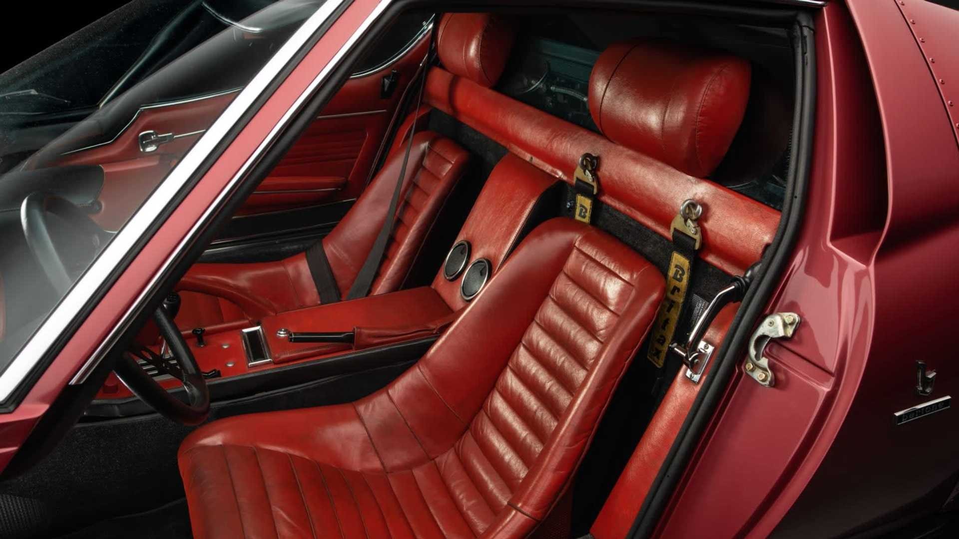 Lamborghini Miura SVJ: le immagini