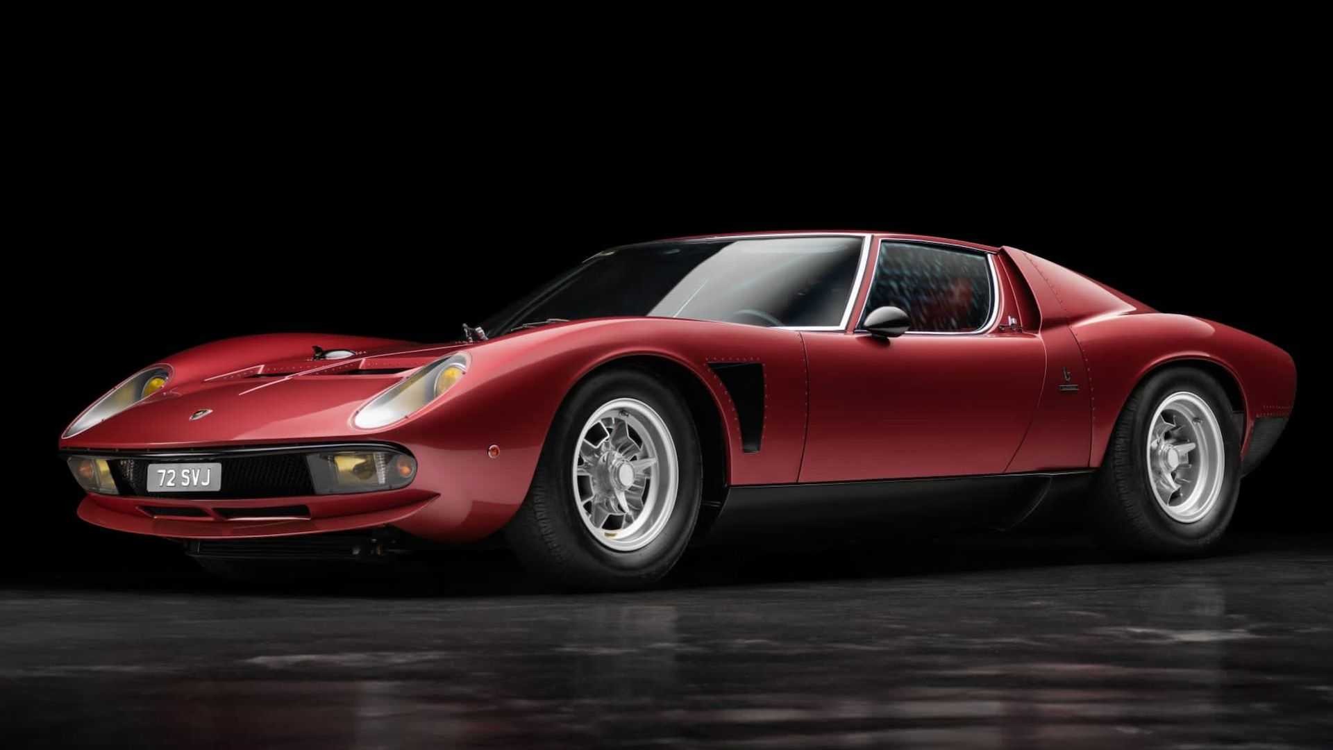 Lamborghini Miura SVJ: le immagini