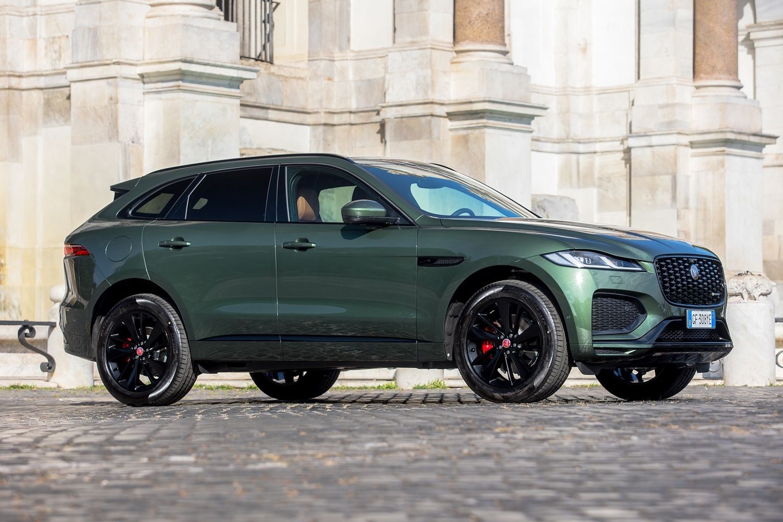 Nuova Jaguar F-Pace Greenstone 2021