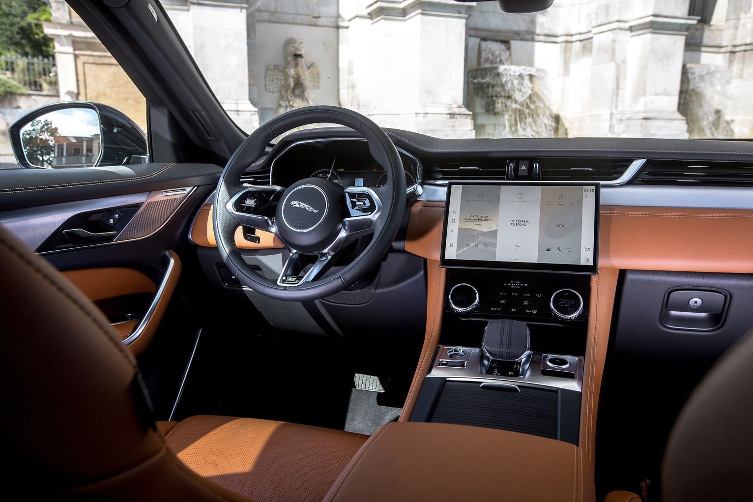 Nuova Jaguar F-Pace Greenstone 2021