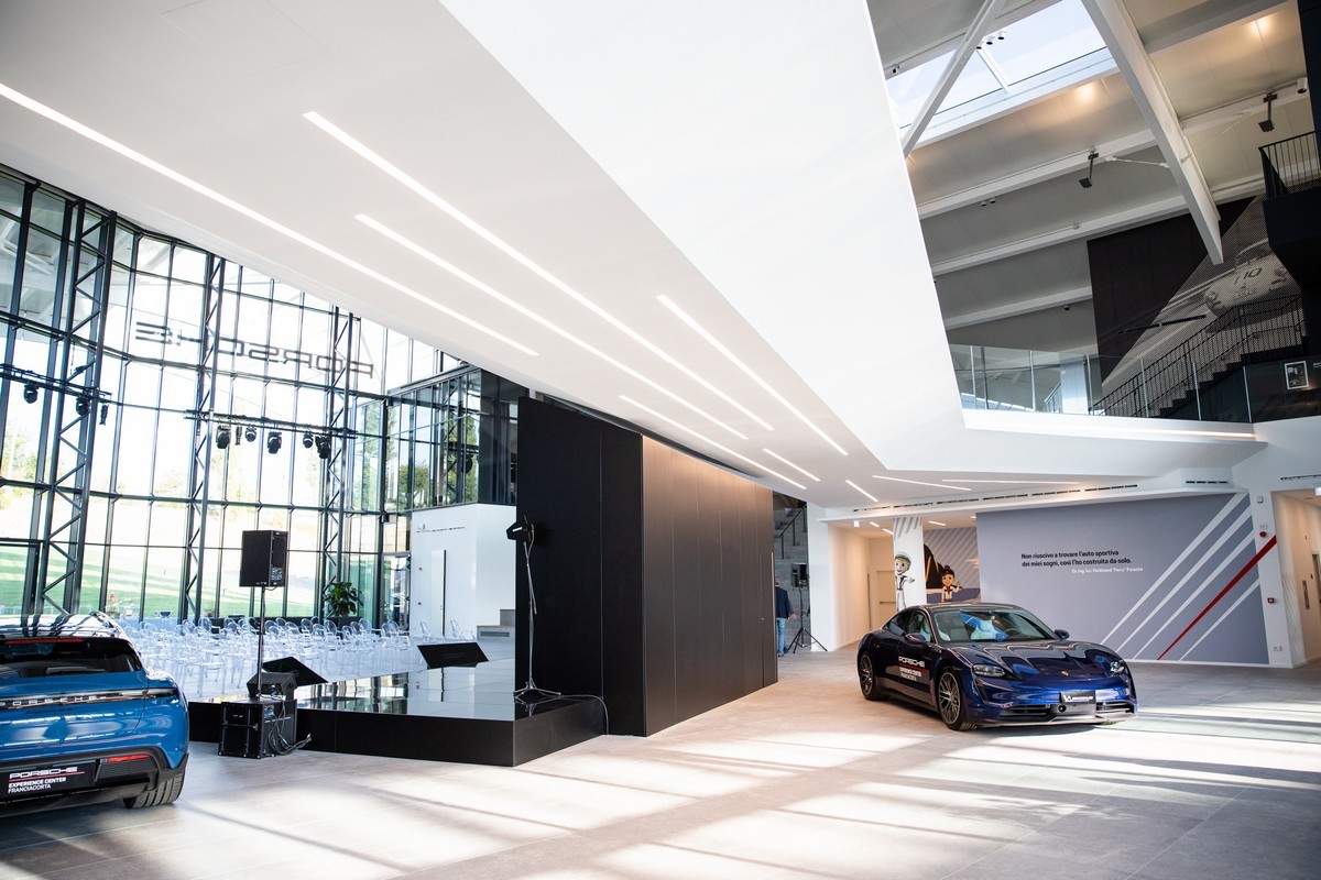 Porsche: apre l’Experience Center Franciacorta
