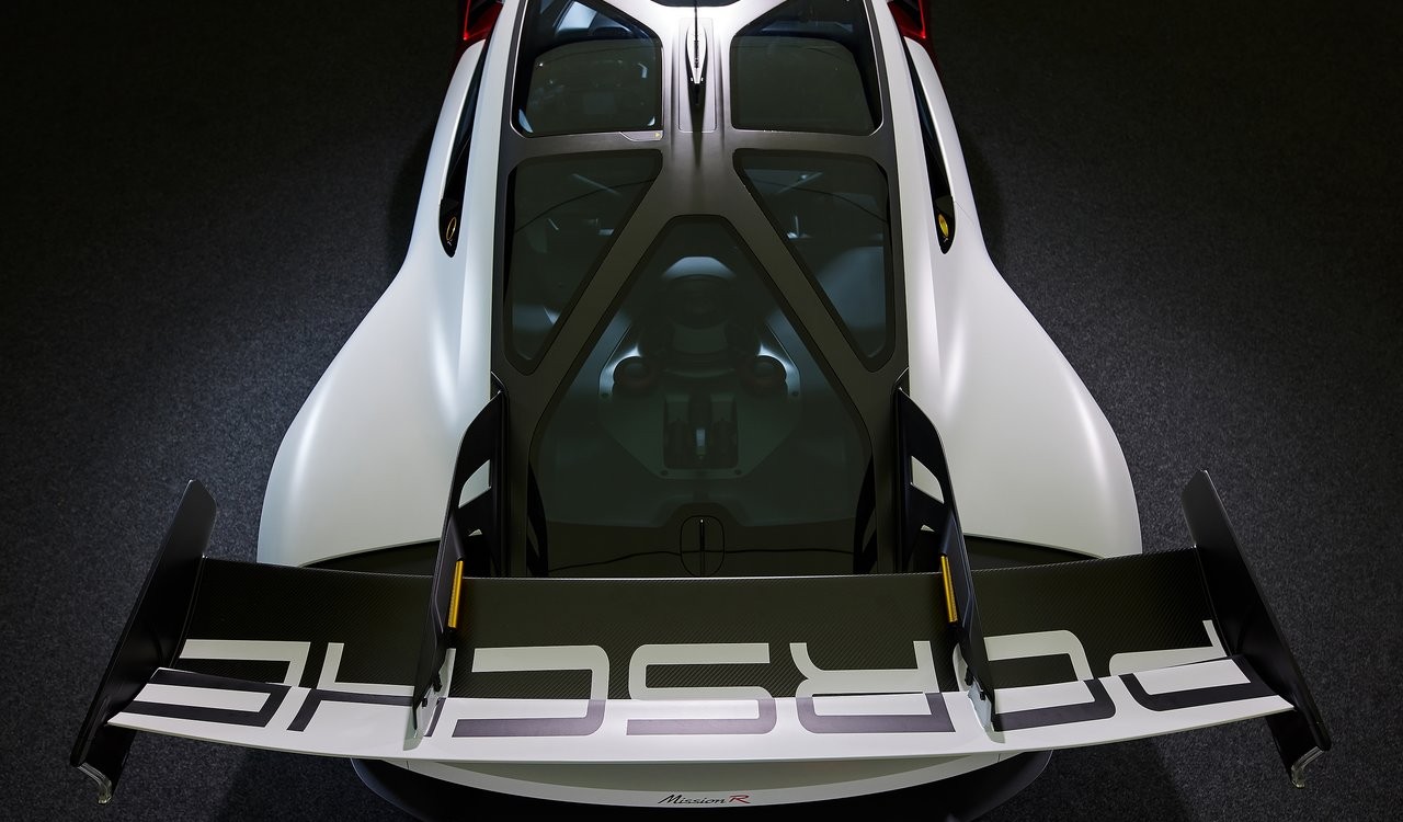 Porsche Mission R Concept: le immagini ufficiali