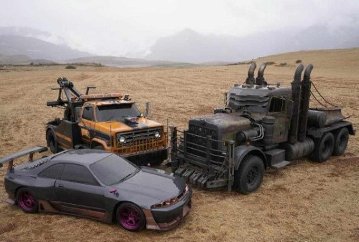 Transformers 2022 ecco i veicoli del nuovo film, c'è anche una Porsche