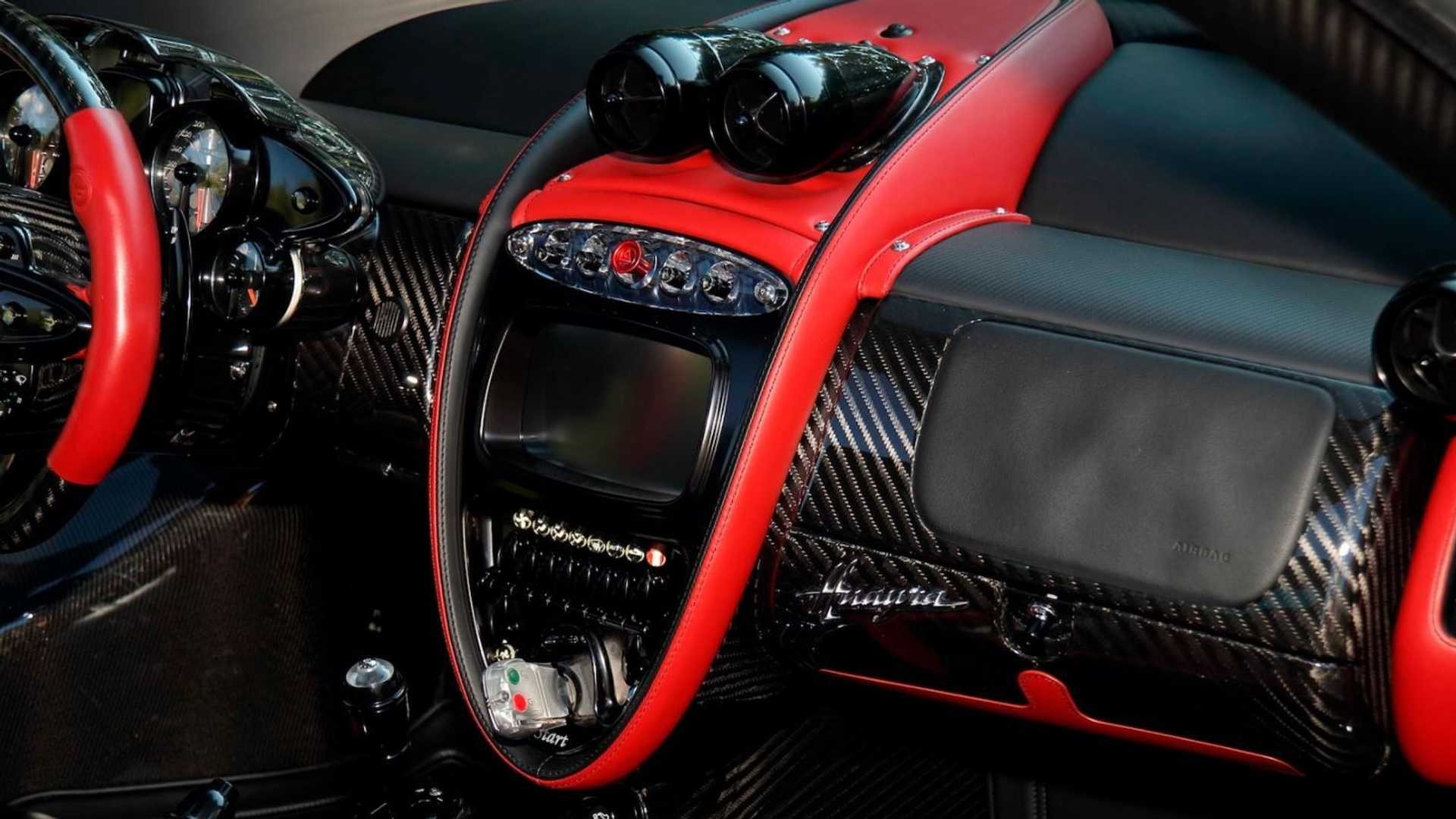 Pagani Huayra: le immagini