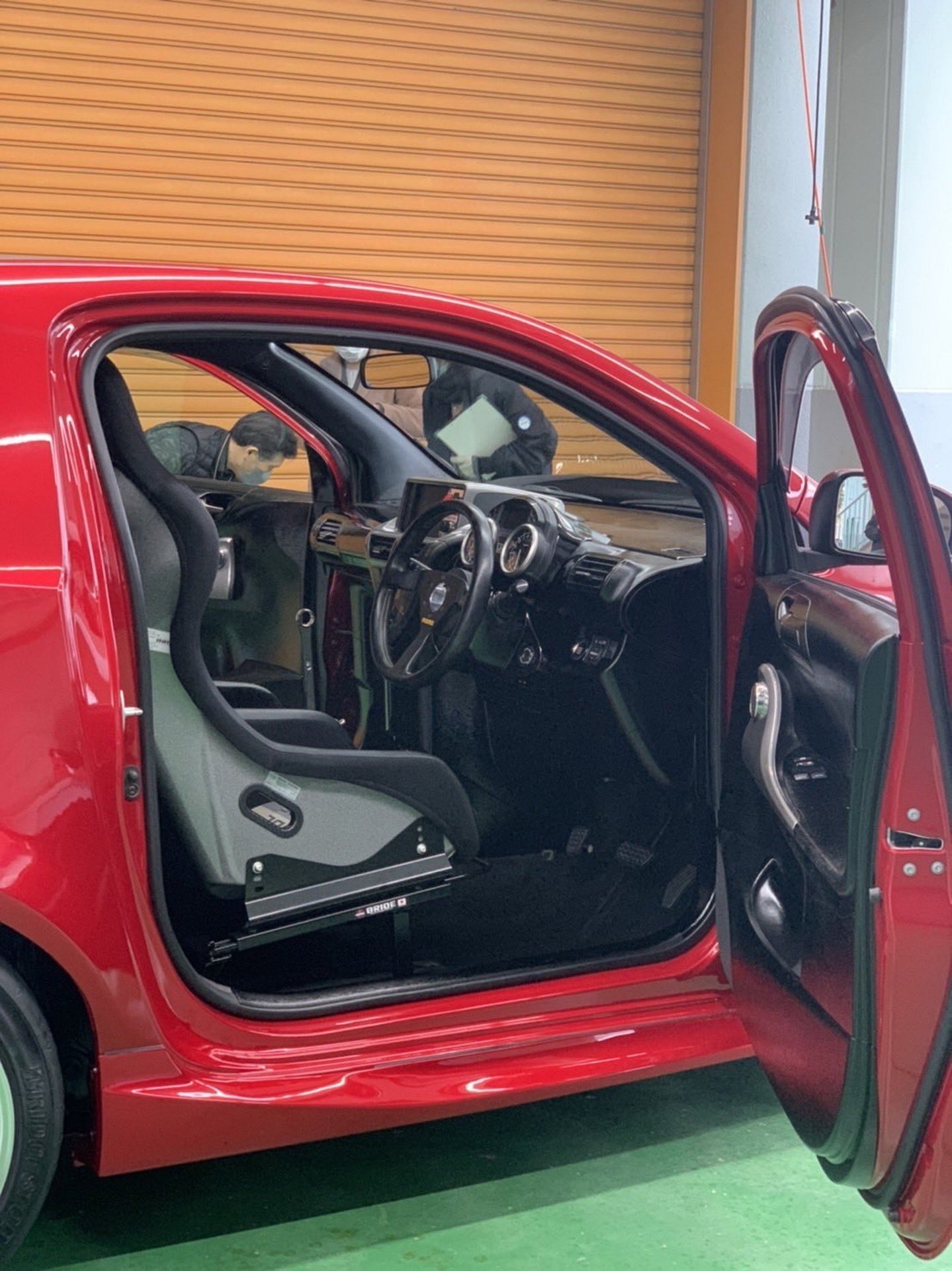 Una Toyota iQ trasformata in una mini GR Yaris: le immagini