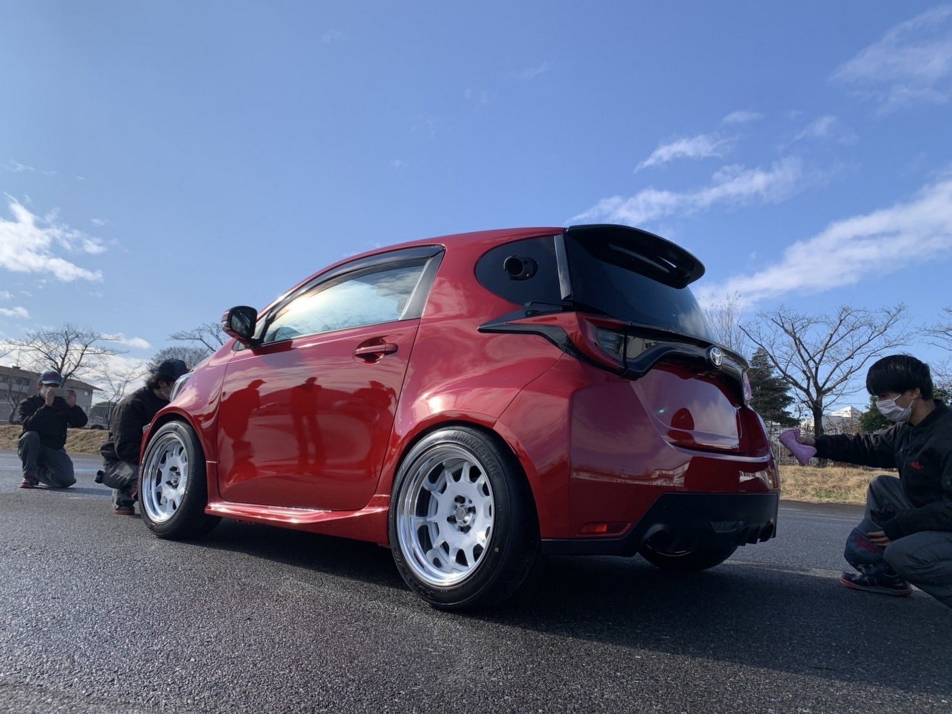 Una Toyota iQ trasformata in una mini GR Yaris: le immagini