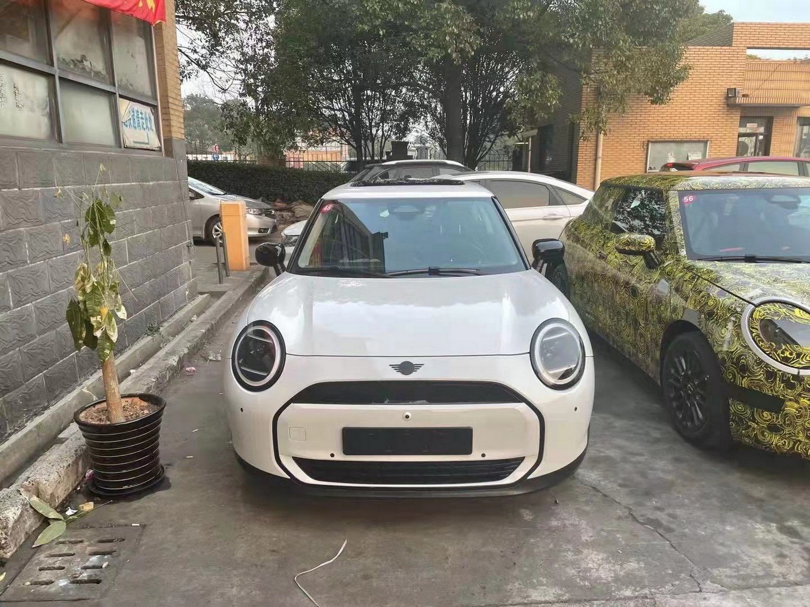 Nuova Mini Hatch 2023: le foto spia