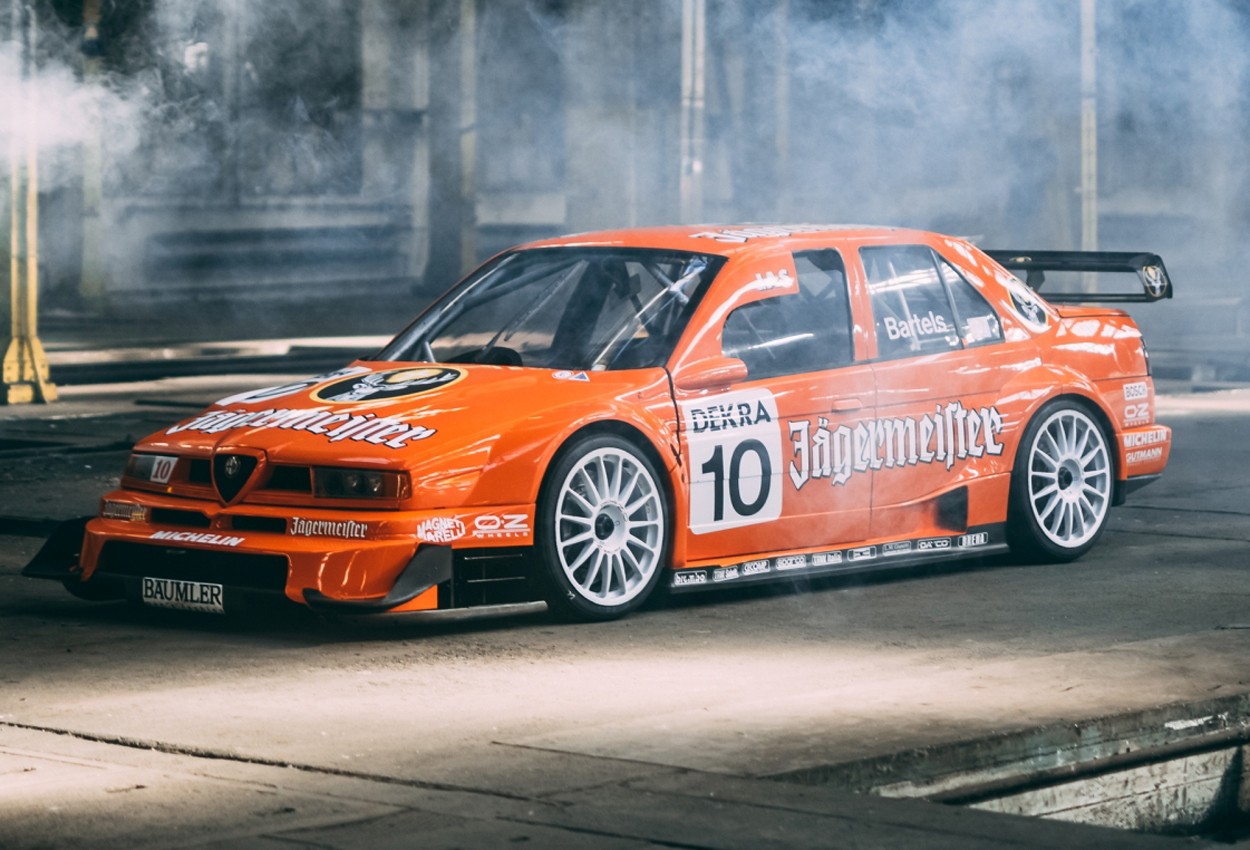 Un'Alfa Romeo 155 V6 TI all'asta