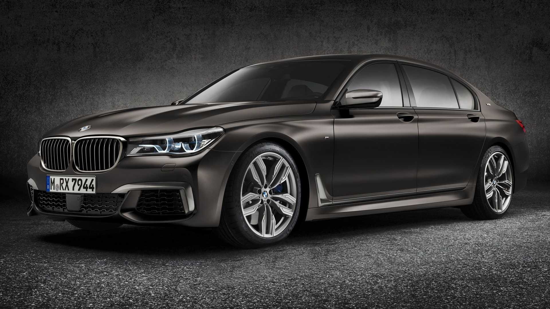 BMW M760i xDrive The Final V12: le immagini ufficiali
