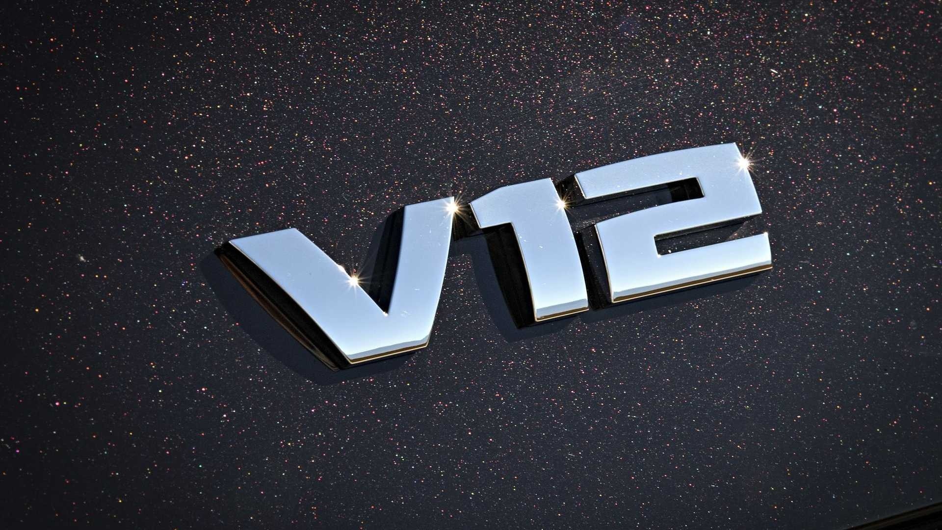 BMW M760i xDrive The Final V12: le immagini ufficiali