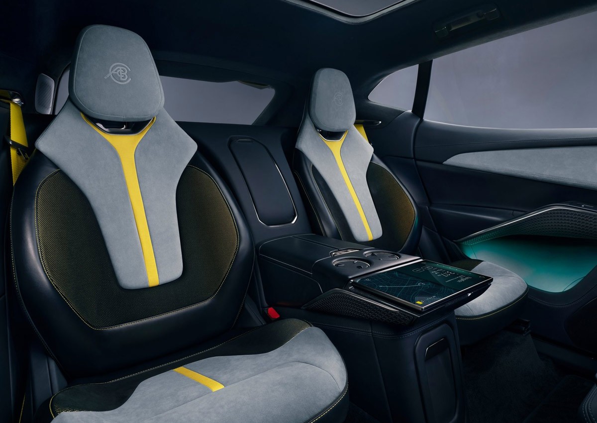 Lotus Eletre: immagini ufficiali