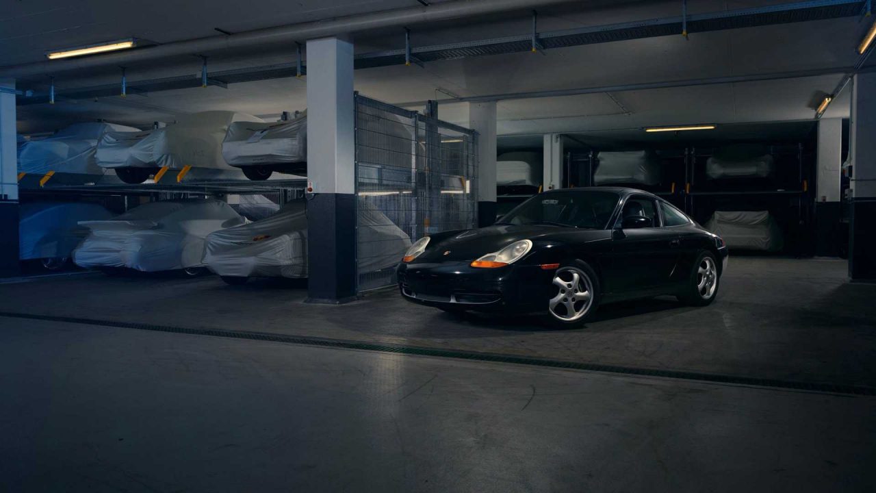 Porsche 996 restomod: le immagini
