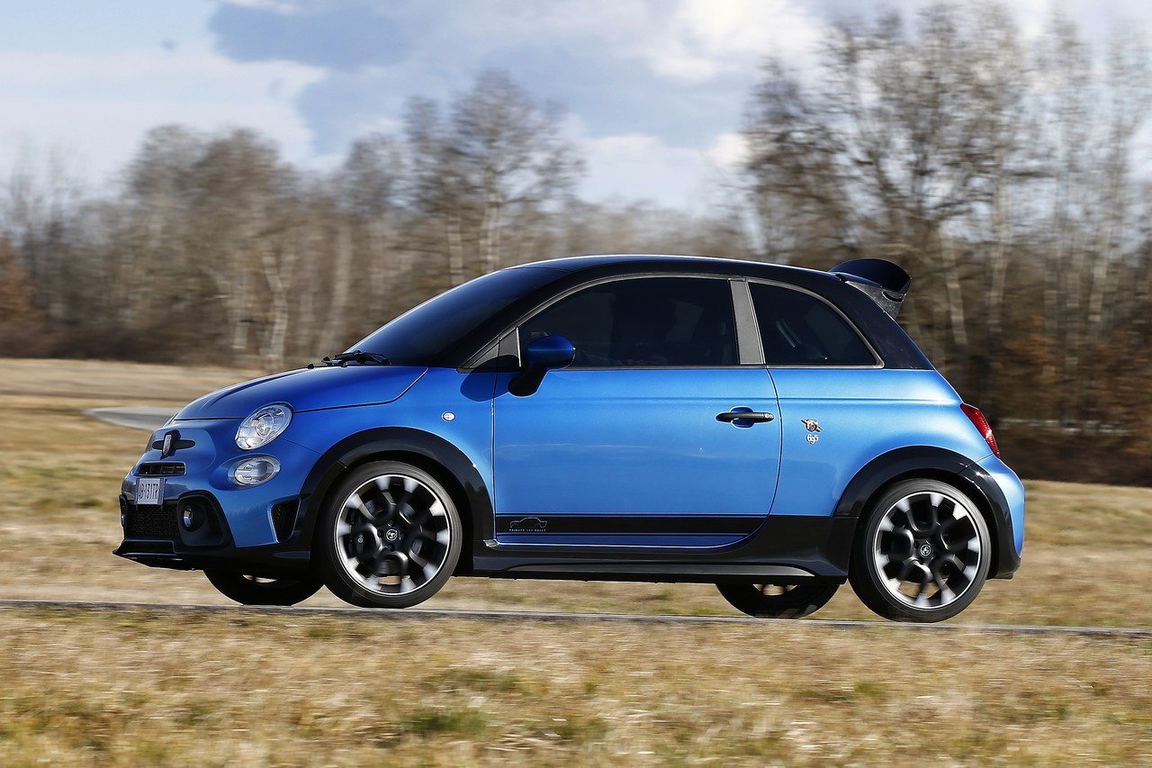 Abarth 695 Tributo 131 Rally 2022: immagini ufficiali