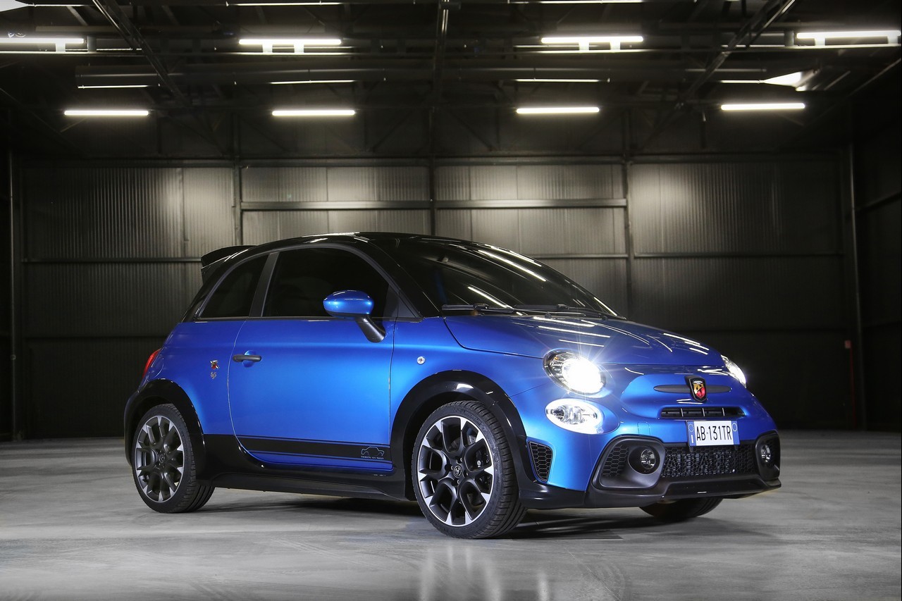 Abarth 695 Tributo 131 Rally 2022: immagini ufficiali
