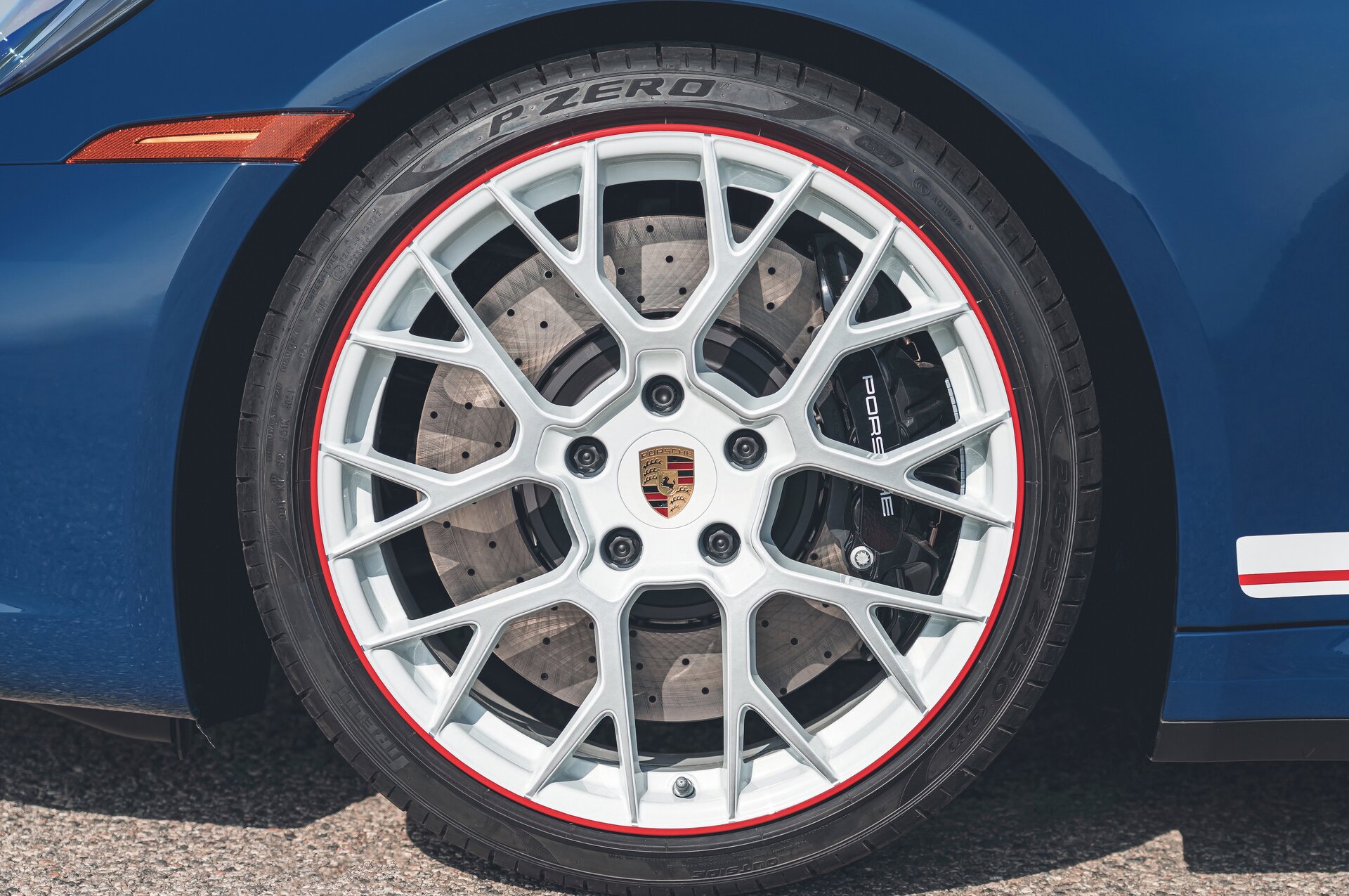 Porsche 911 GTS Cabrio America Edition