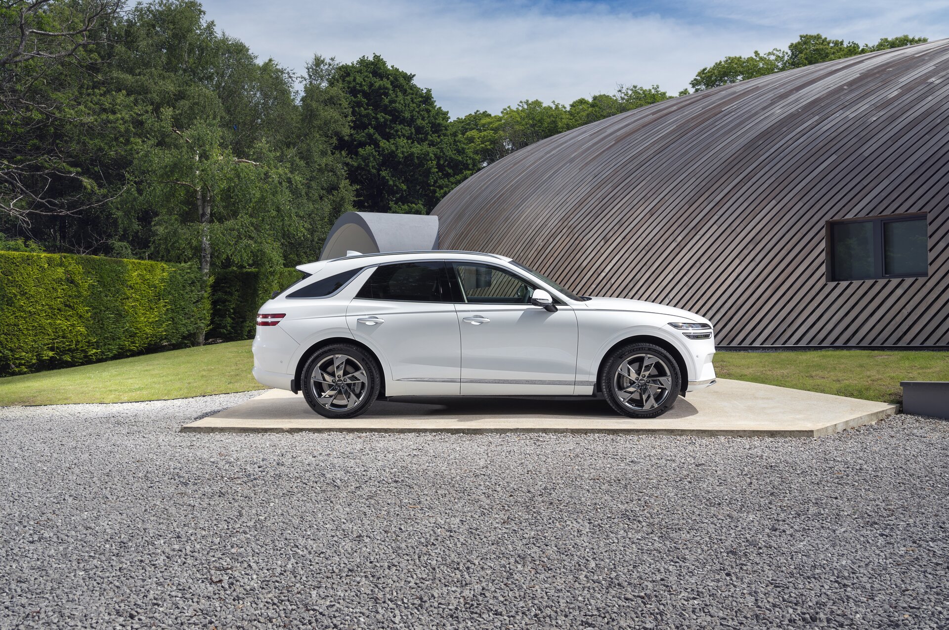 Genesis GV70: le foto