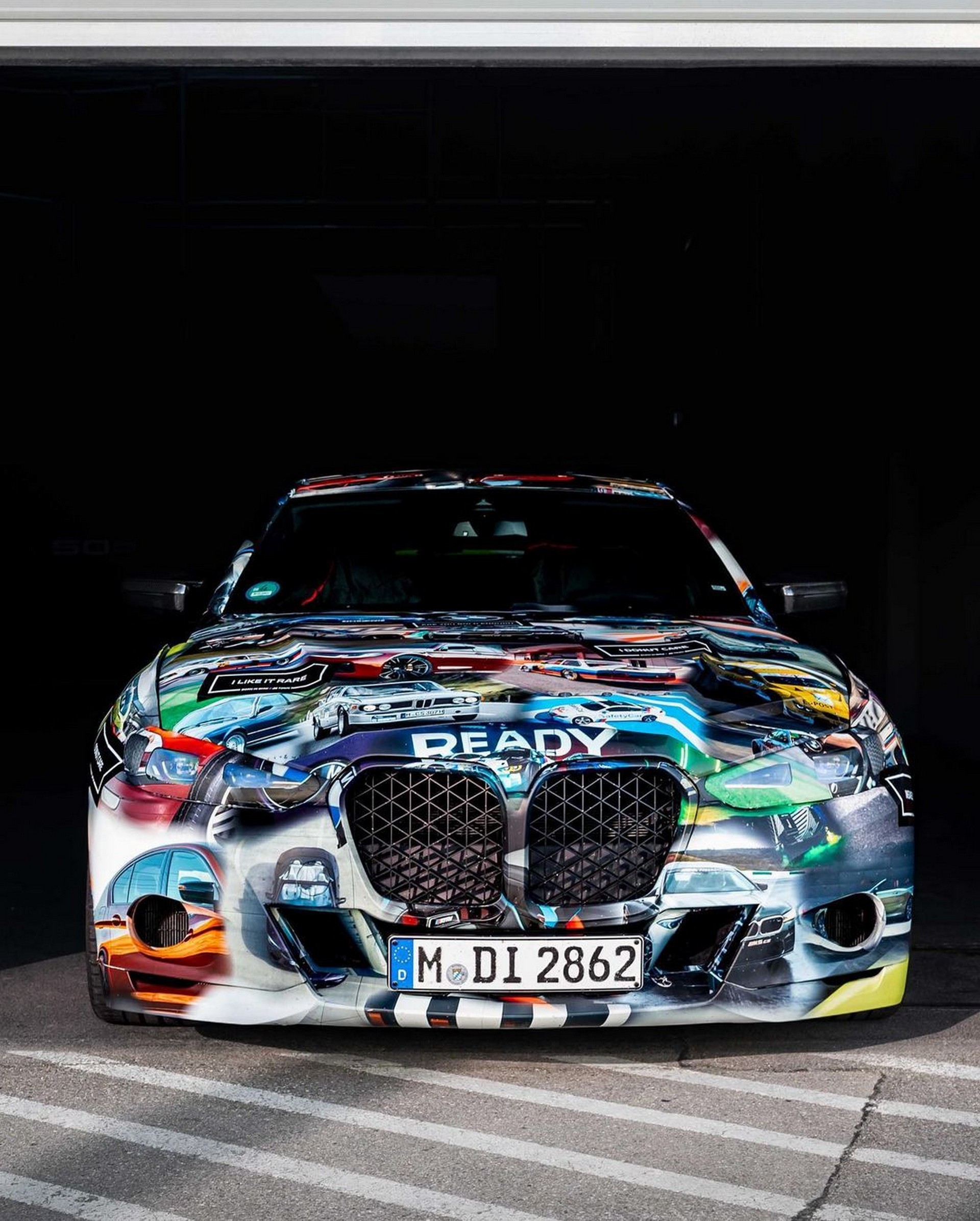 BMW M4: i teaser ufficiali della 3.0 CSL Tribute